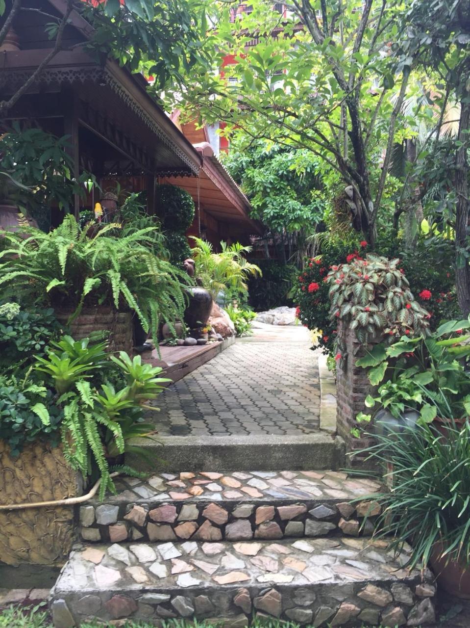 Baan Vanida Garden Resort Karon Exterior photo